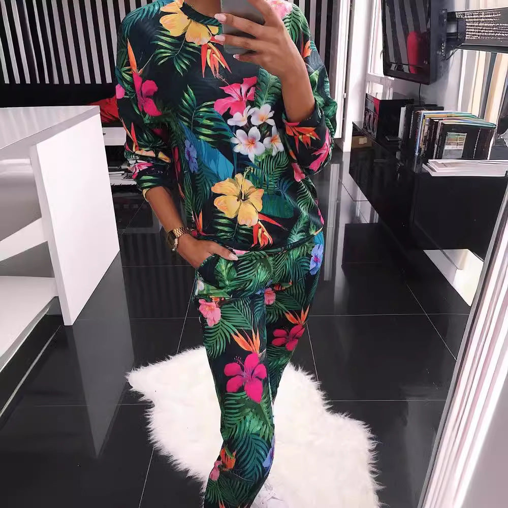 Women’s leisure suit with floral print and practical pockets Ivyshape