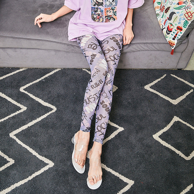 Women’s leggings with a fashionable print Ivyshape