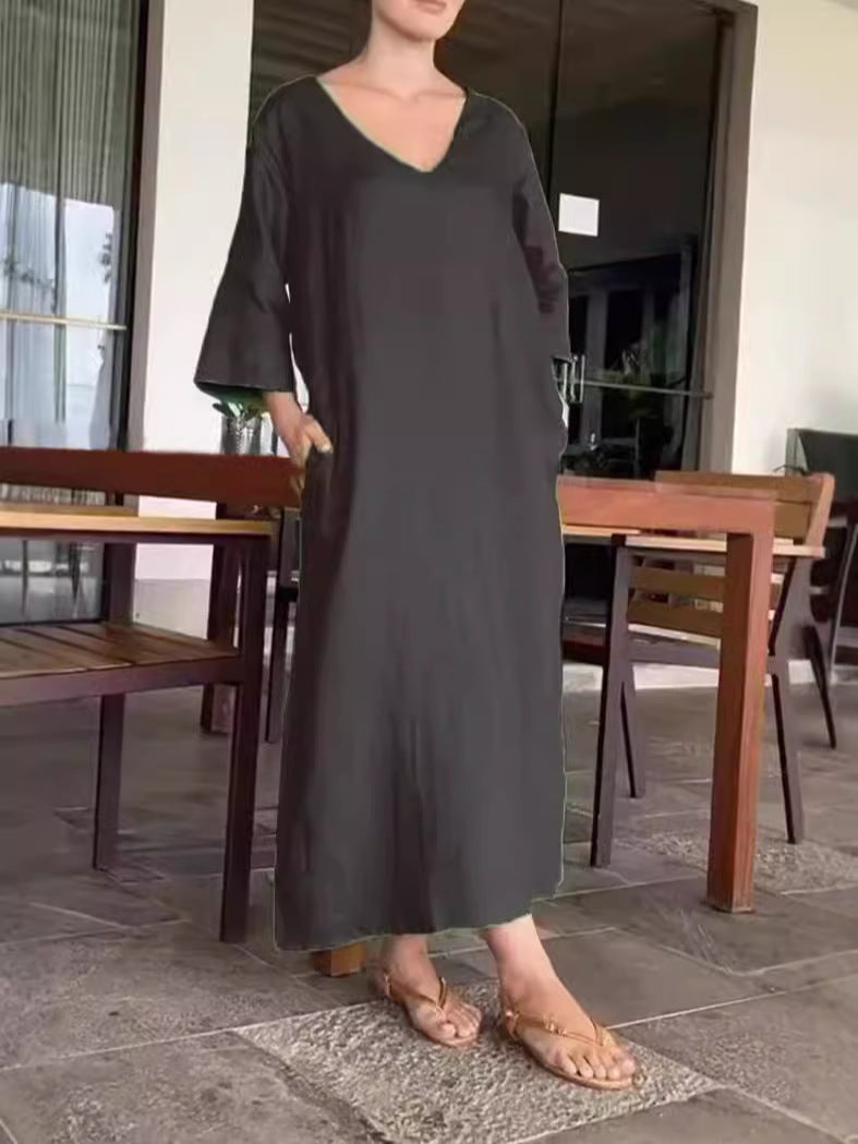 Ladies airy maxi dress made of breathable cotton with V-neck and practical pockets Ivyshape