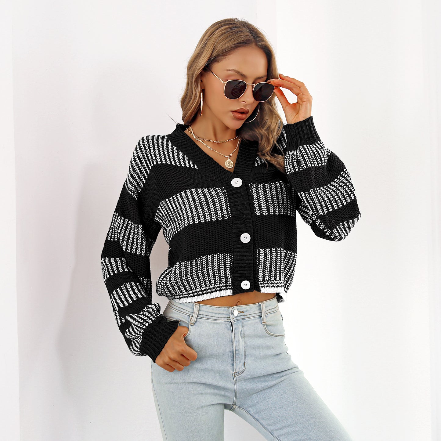 Ladies fashionable short sweater with a large V-neck and special stripe patterns Ivyshape