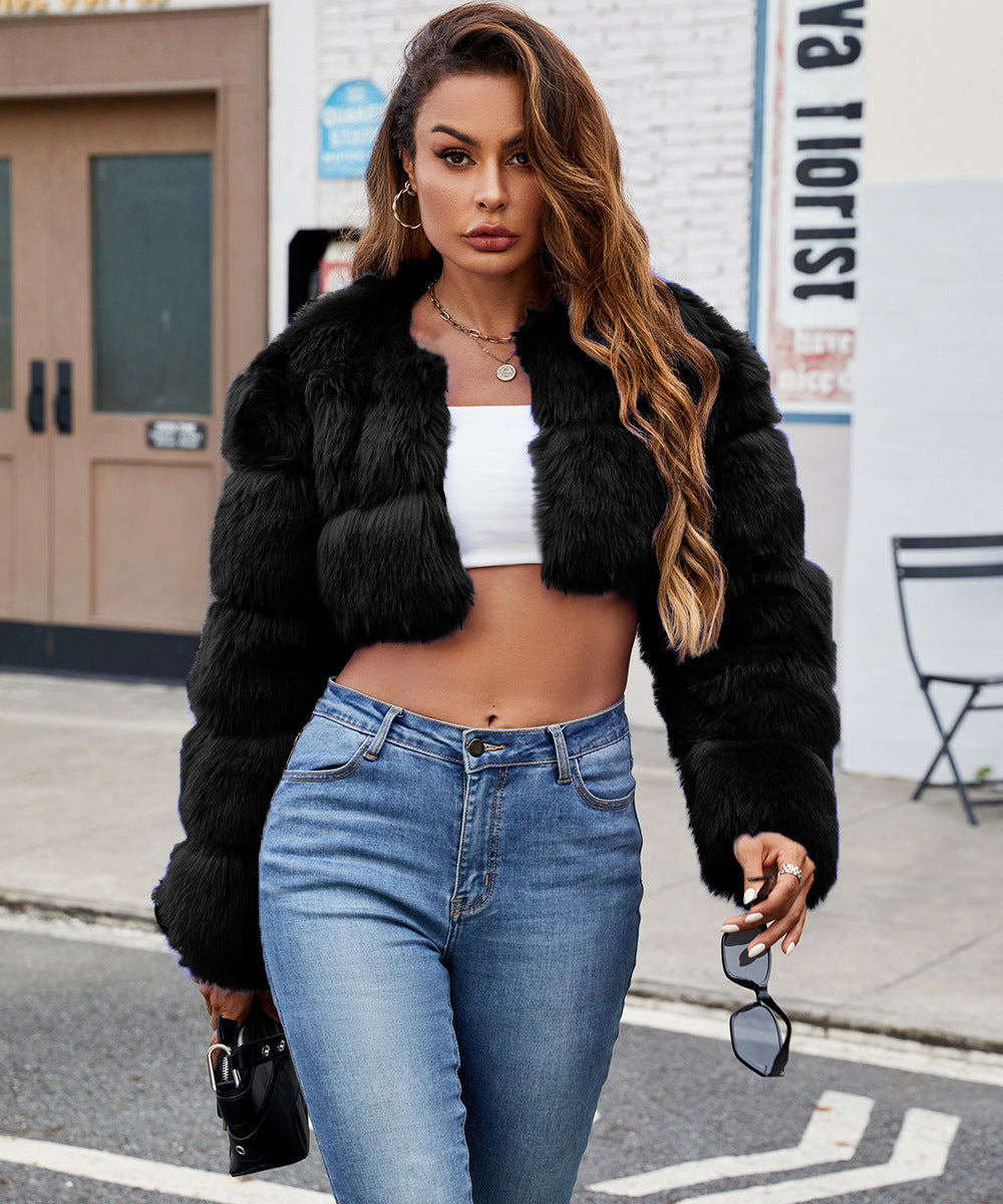 Women's Fluffy Short Coat made of Faux Fur with Puffed Sleeves Ivyshape