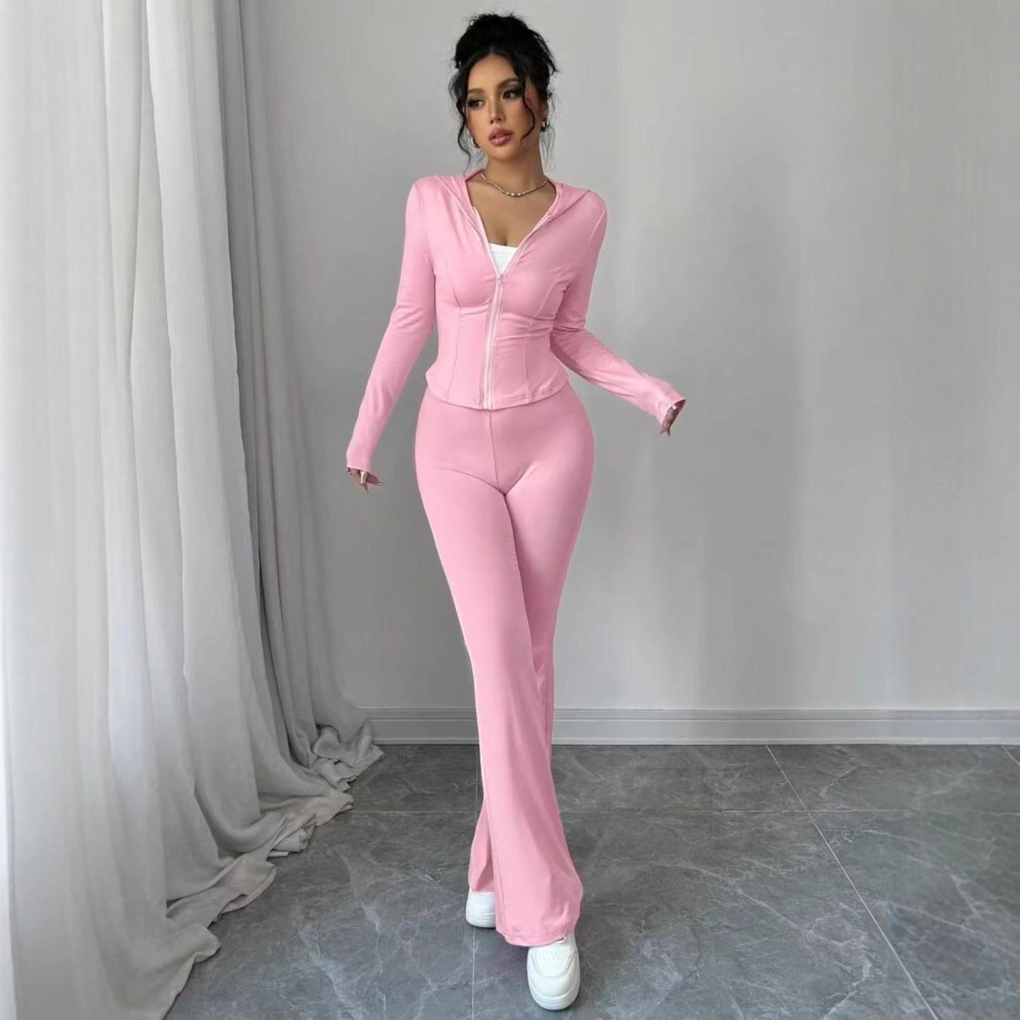 Ladies sporty jumpsuit made of elastic material with zipper Ivyshape