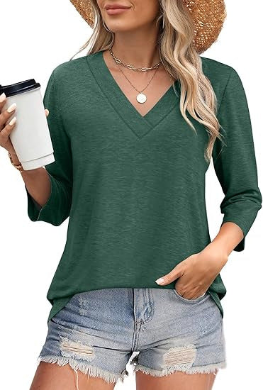 Women's V-neck top with half-length sleeves and side slits Ivyshape