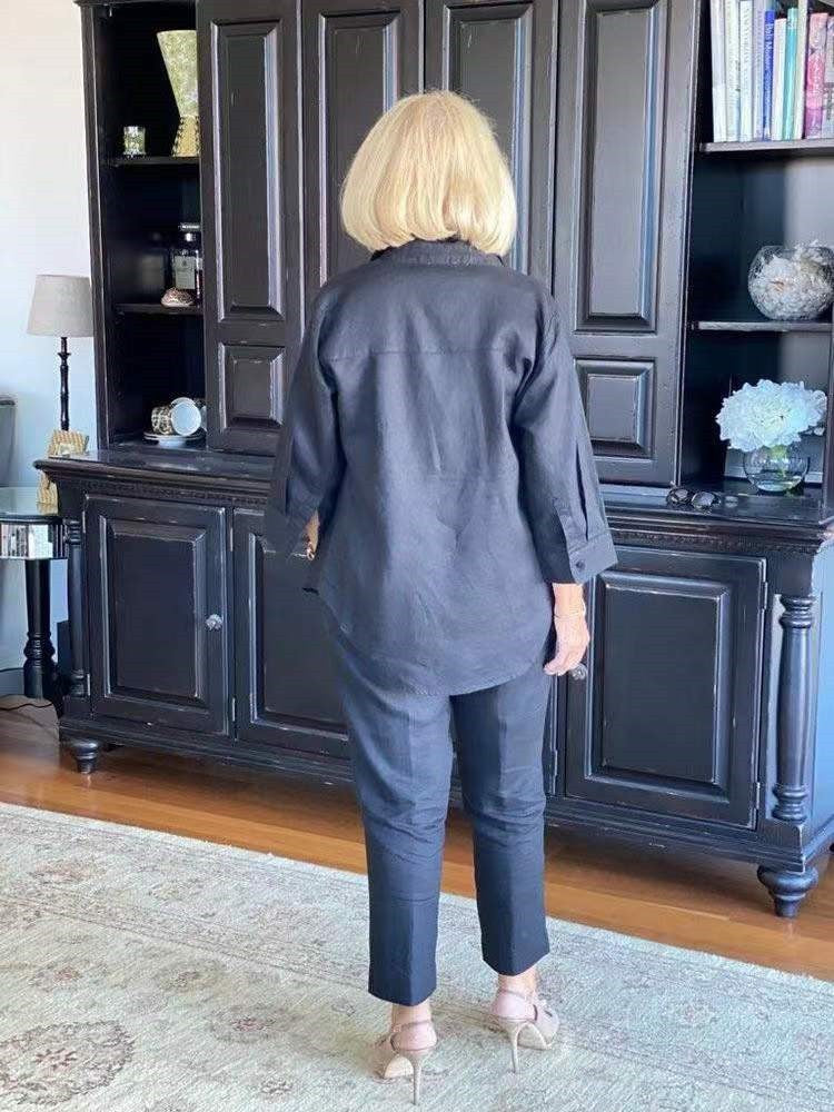 Women’s Light Linen Blouse with Casual Cut and Button Details Ivyshape