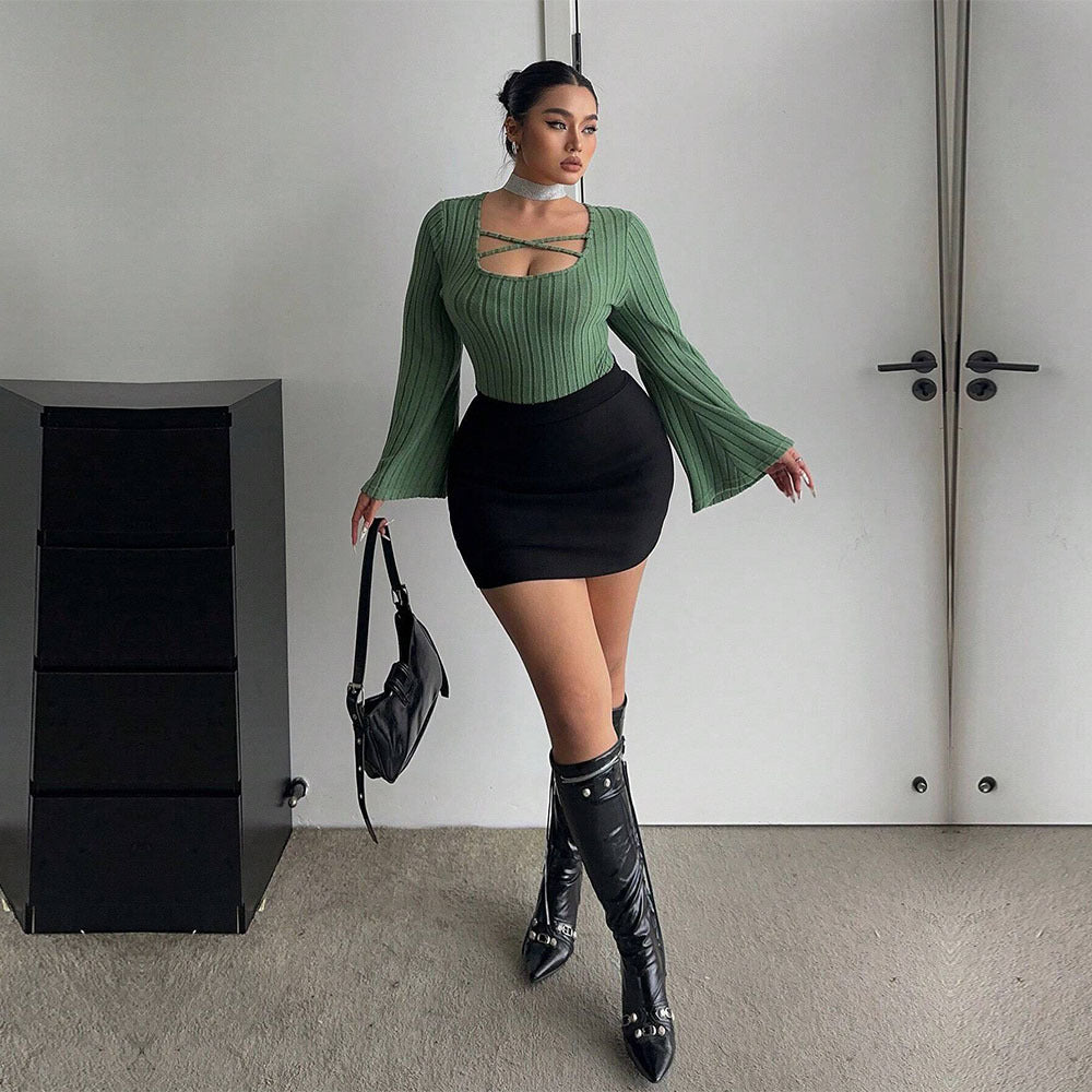 Women's fitted top with V-neck and elegant ruffle details Ivyshape