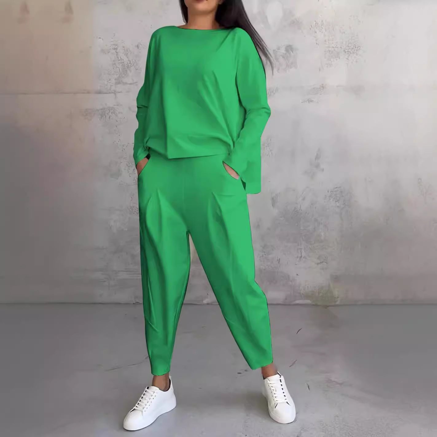 Women's comfortable and casual two-piece with a wide cut Ivyshape