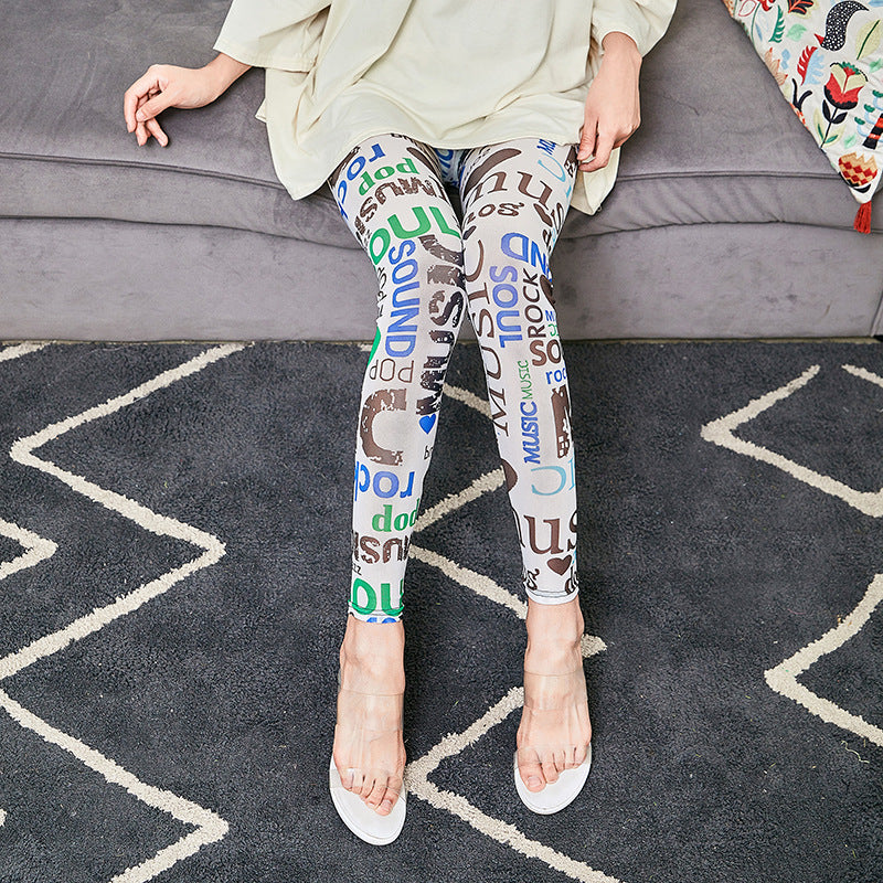 Women’s leggings with a fashionable print Ivyshape