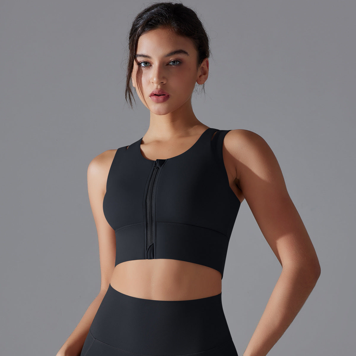 Women's sports bra with full-length zipper and comfortable underband Ivyshape