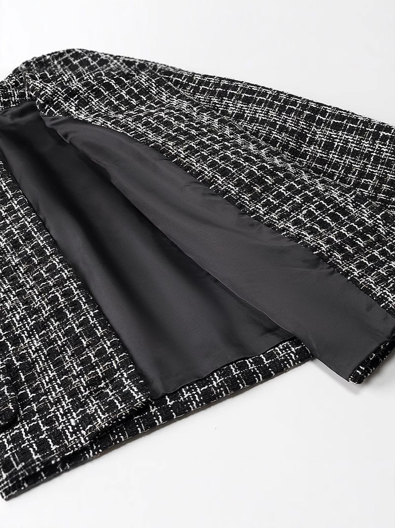 Women elegant tweed jacket with gold buttons Ivyshape