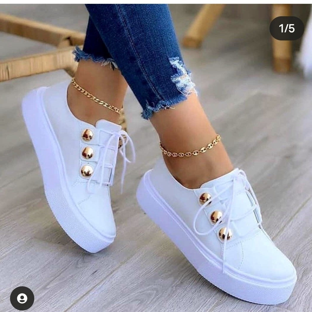 Ladies Fashion Platform Sneakers with Glossy Lacing Details and Breathable Upper Material Ivyshape