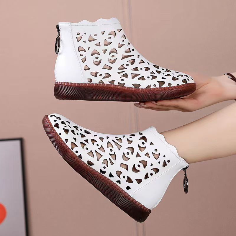Ladies Airy Clogs with artistic hole design Ivyshape