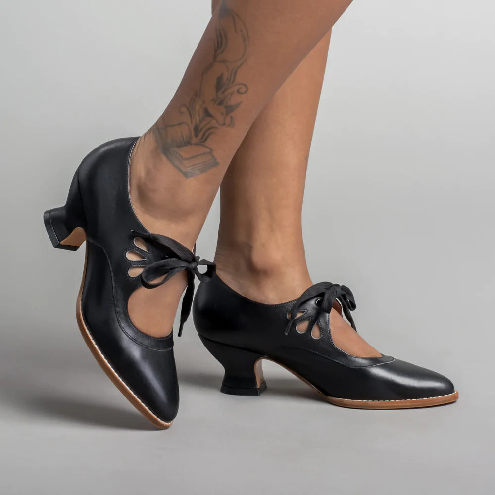 Ladies Elegant and stylish pumps with lacing accents Ivyshape