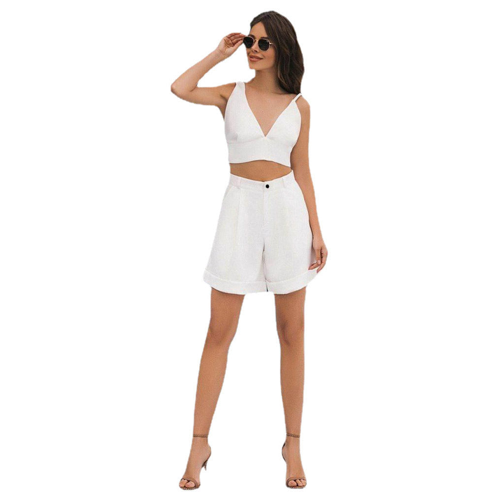 Women's trendy two-piece set with deep V-neck and wide shorts Ivyshape