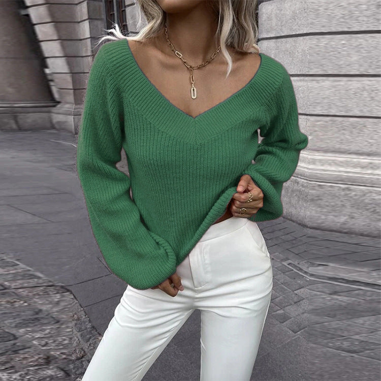 Women's knitted pullover with V-neck and voluminous sleeves Ivyshape