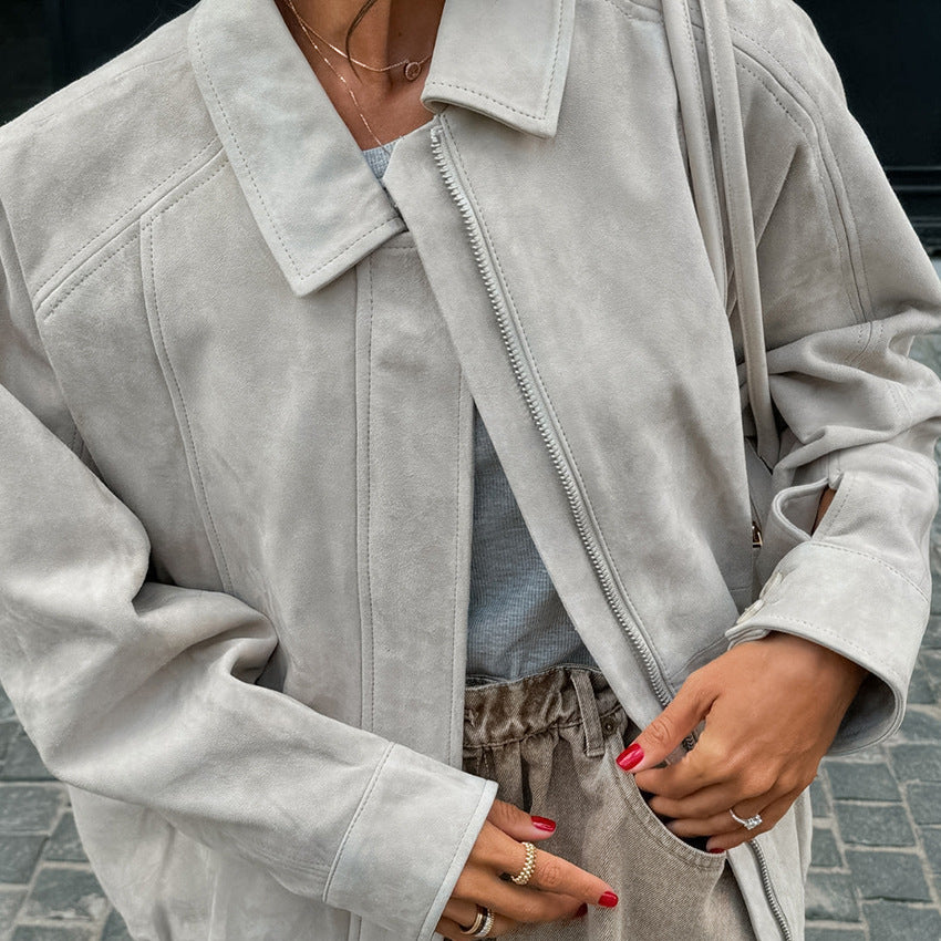 Ladies fashionable suede jacket in a casual oversized cut with practical pockets Ivyshape