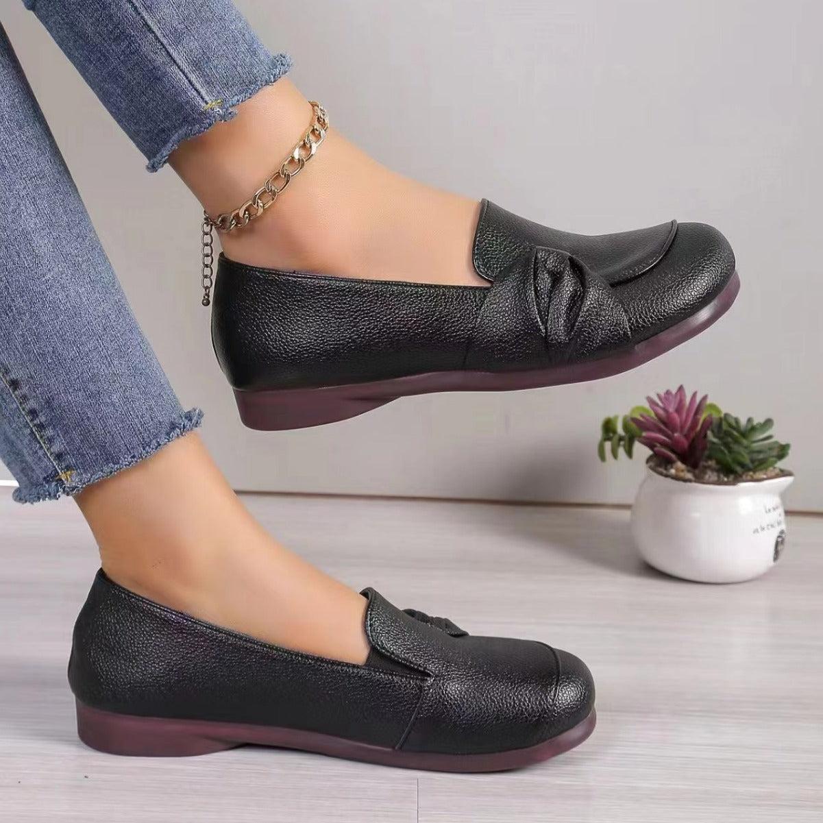 Ladies Comfortable Slippers with Elegant Pleat Design Ivyshape