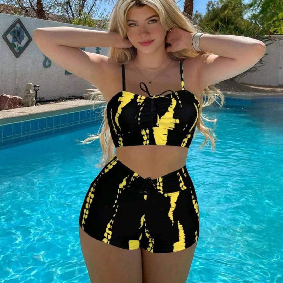 Women's top with casual shorts and contrasting tie-dye pattern Ivyshape