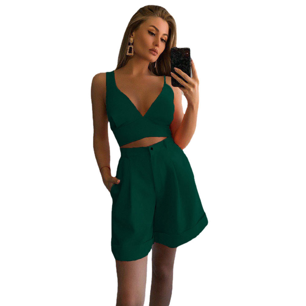 Women's trendy two-piece set with deep V-neck and wide shorts Ivyshape