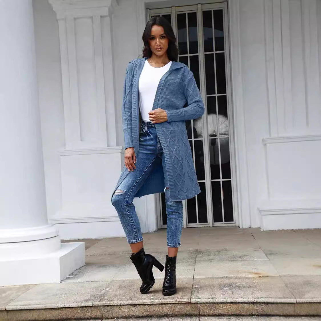 Women's Chunky Knit Kimono Cardigan with Elegant Cable Pattern and Open Sleeves Ivyshape