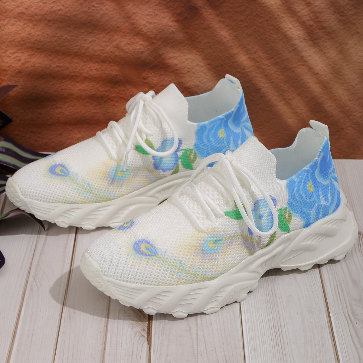 Women's Breathable Sports Shoes with Floral Upper Material and Non-Slip Sole Ivyshape