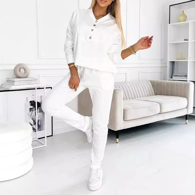 Ladies leisure jogging suit with elegant button details Ivyshape