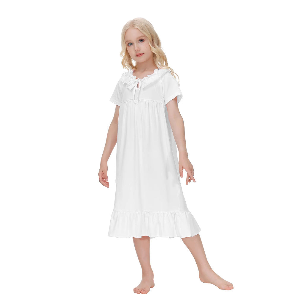 Ladies nightgown with ruffle details and loose fit Ivyshape