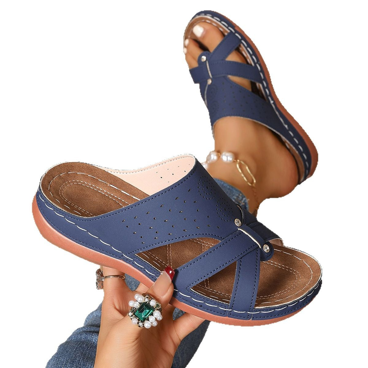 Women Comfortable Clogs with perforated surface texture and slip-resistant sole Ivyshape