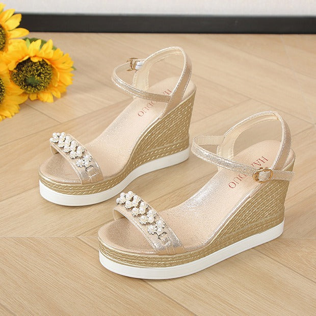 Women's wedge sandals with elegant glitter accents and adjustable strap Ivyshape