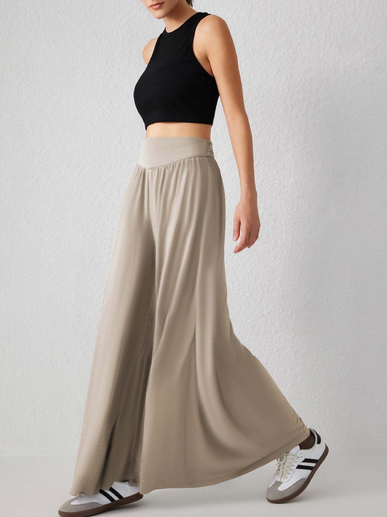 Women Loose-fitting jersey trousers with elastic waist and elegant drape Ivyshape