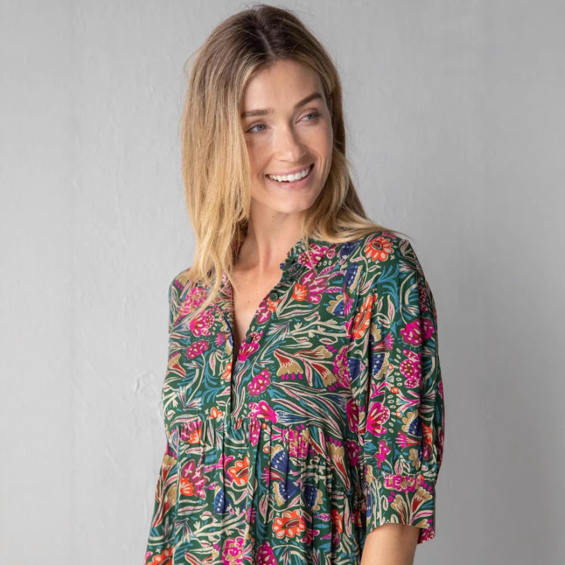 Ladies airy summer dress with floral design and practical pockets Ivyshape