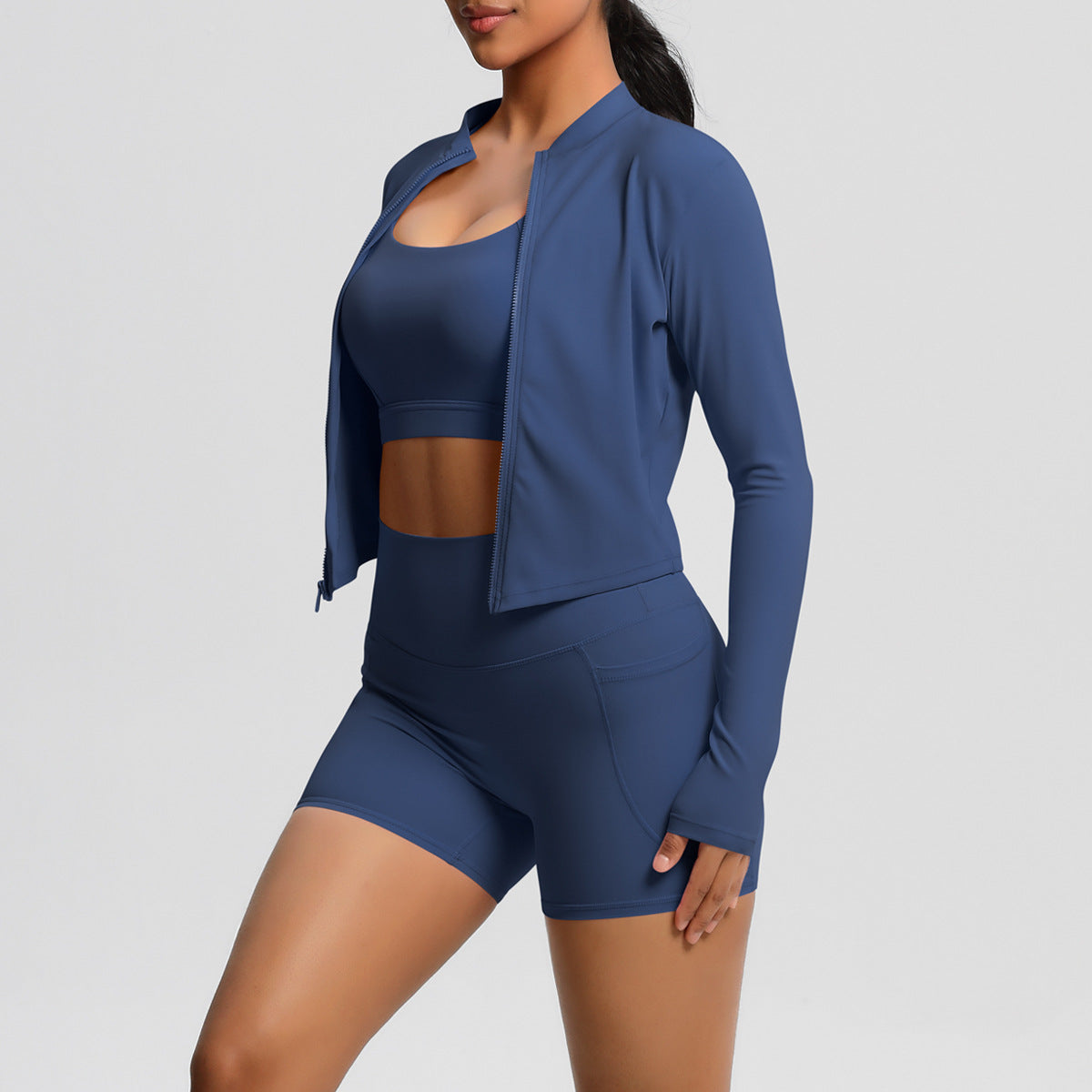 Women's sporty training set with fitted top and high-waisted shorts Ivyshape