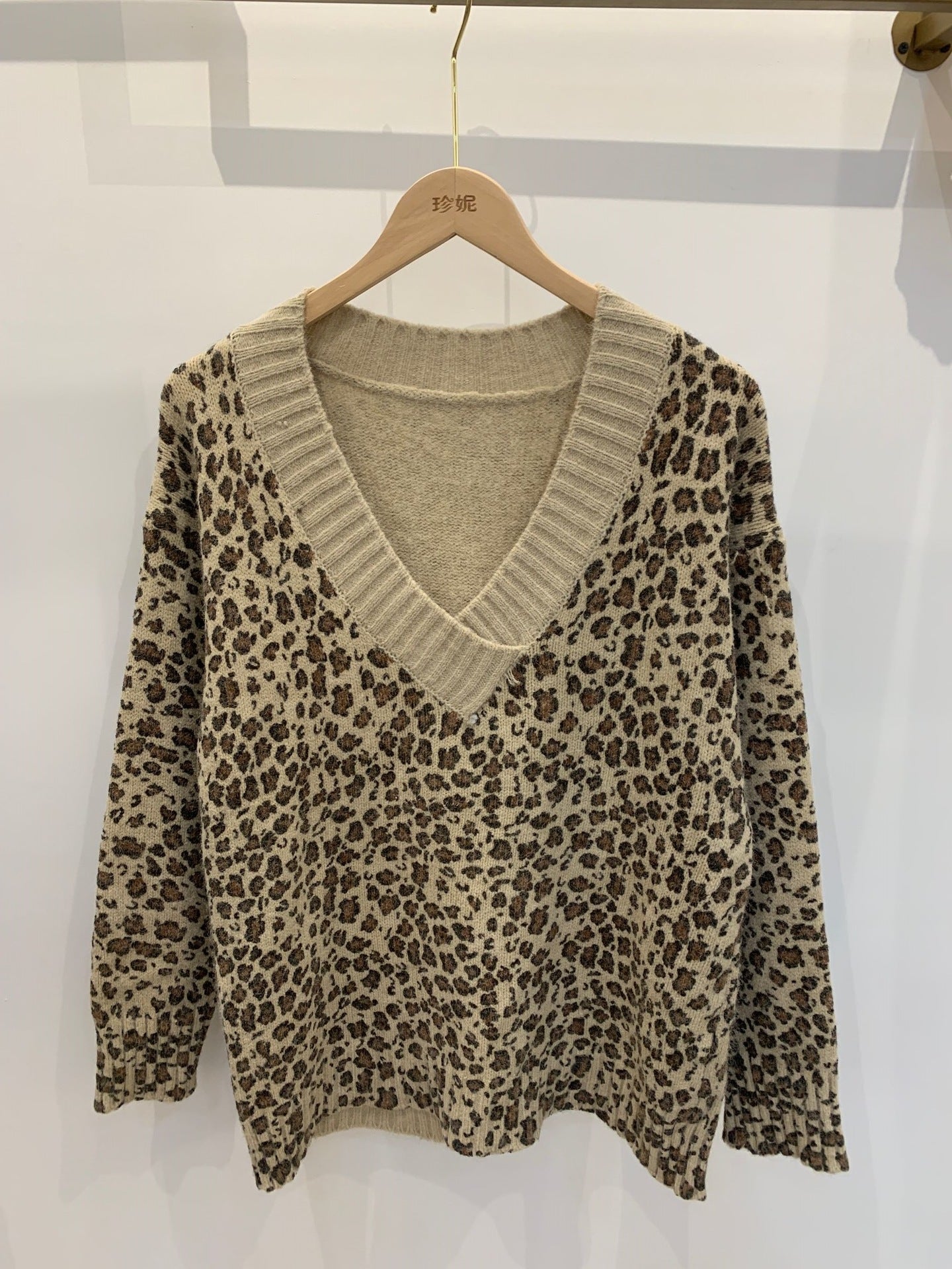 Ivyshape | Leopard V-Neck Long Sleeve Sweater