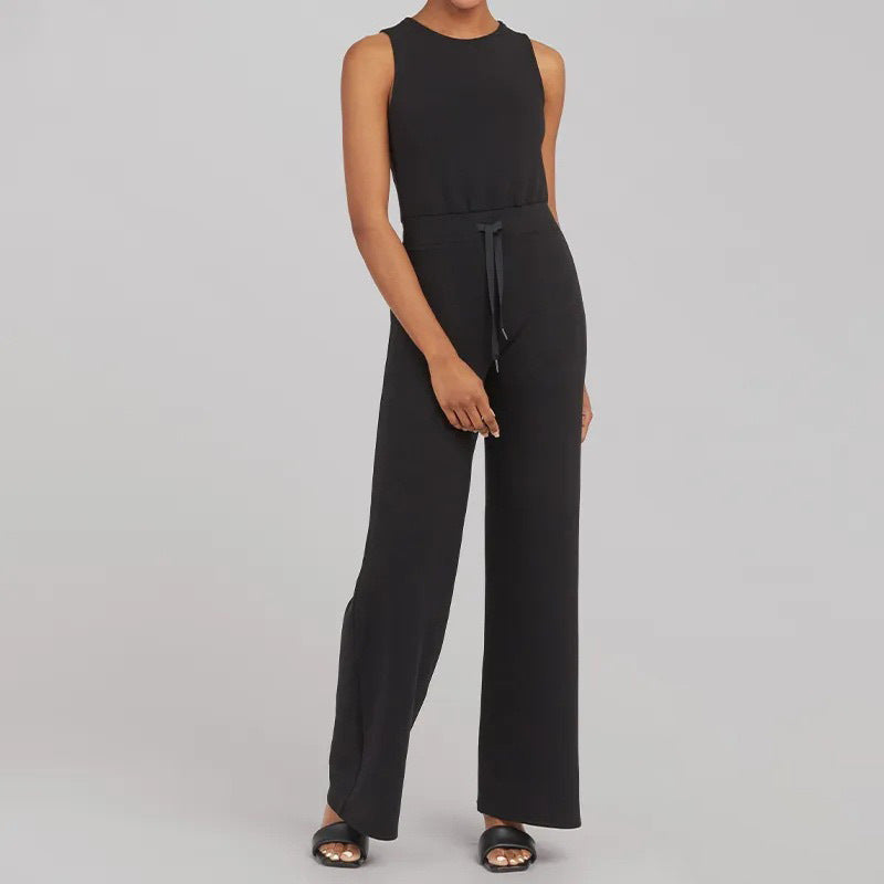 IvyShape | Comfortable Solid Color Sleeveless Jumpsuit