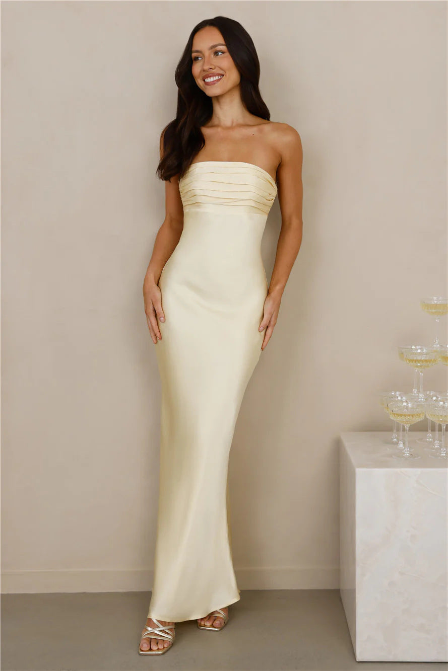 Women Elegant Strapless Maxi Dress with Shimmering Satin and Figure-Hugging Cut Ivyshape