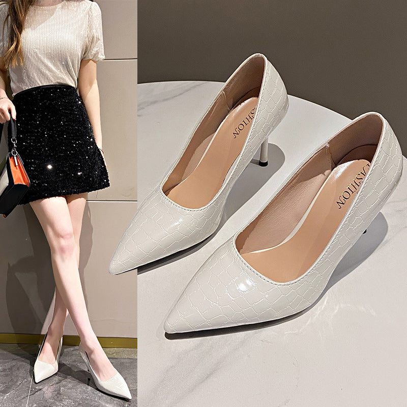 Ladies elegant and fashionable pumps with crocodile embossing and slim heel Ivyshape
