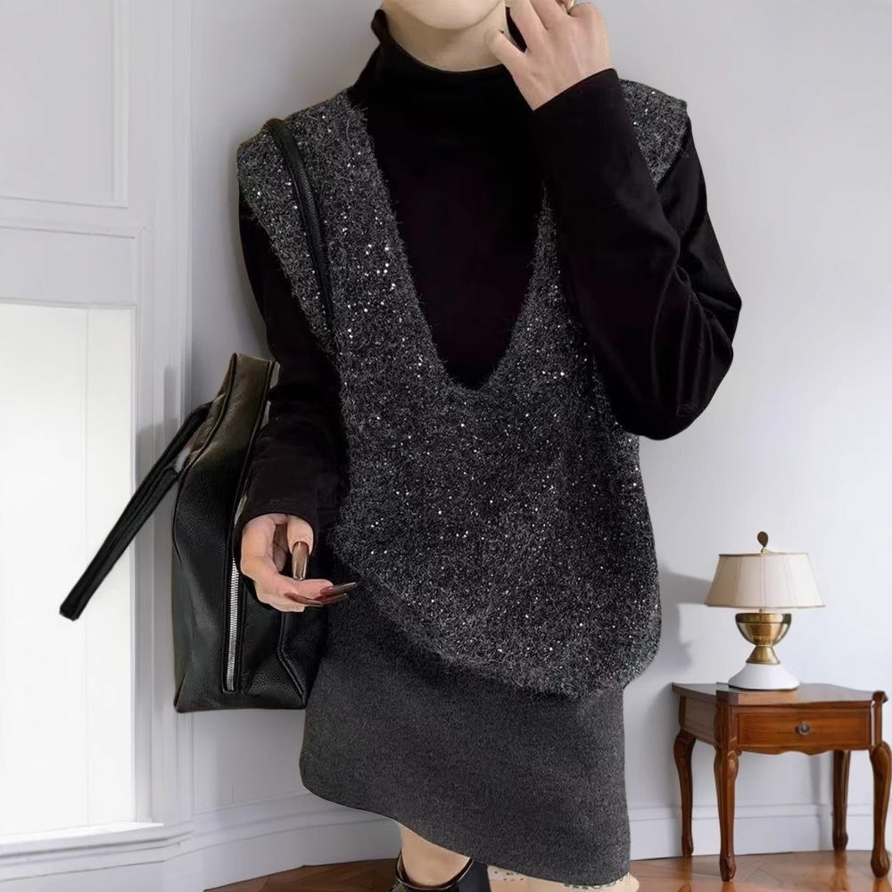 Women's knitted vest with deep V-neck and loose fit Ivyshape