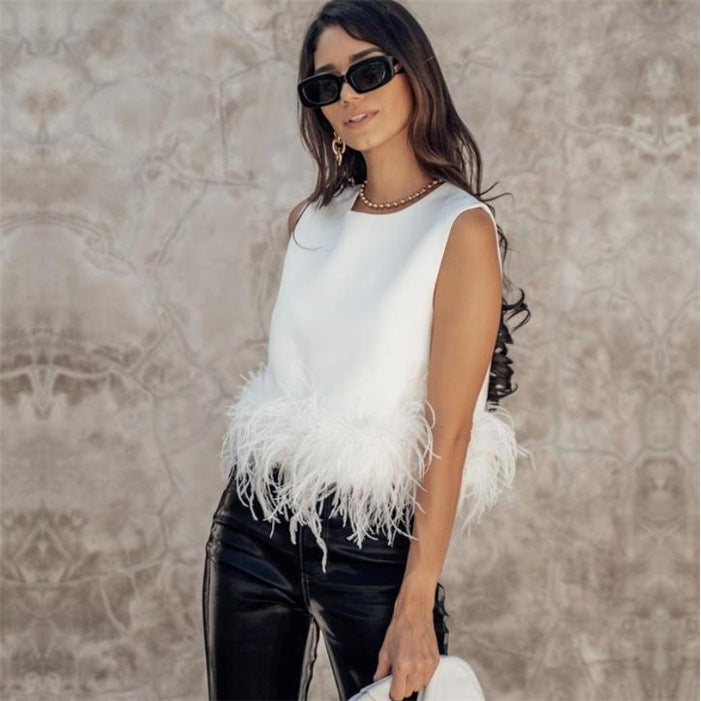 Women Elegant Top with Feathers and Round Neck Ivyshape