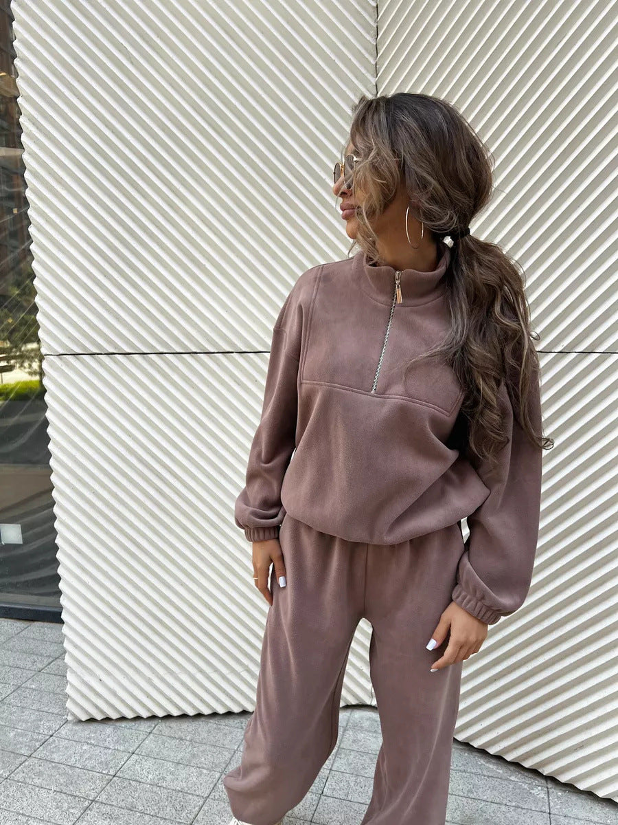 Women's sporty fleece tracksuit with half zip and elastic cuffs Ivyshape