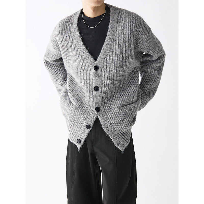 Men's chunky knit cardigan with practical pockets and stylish design Ivyshape