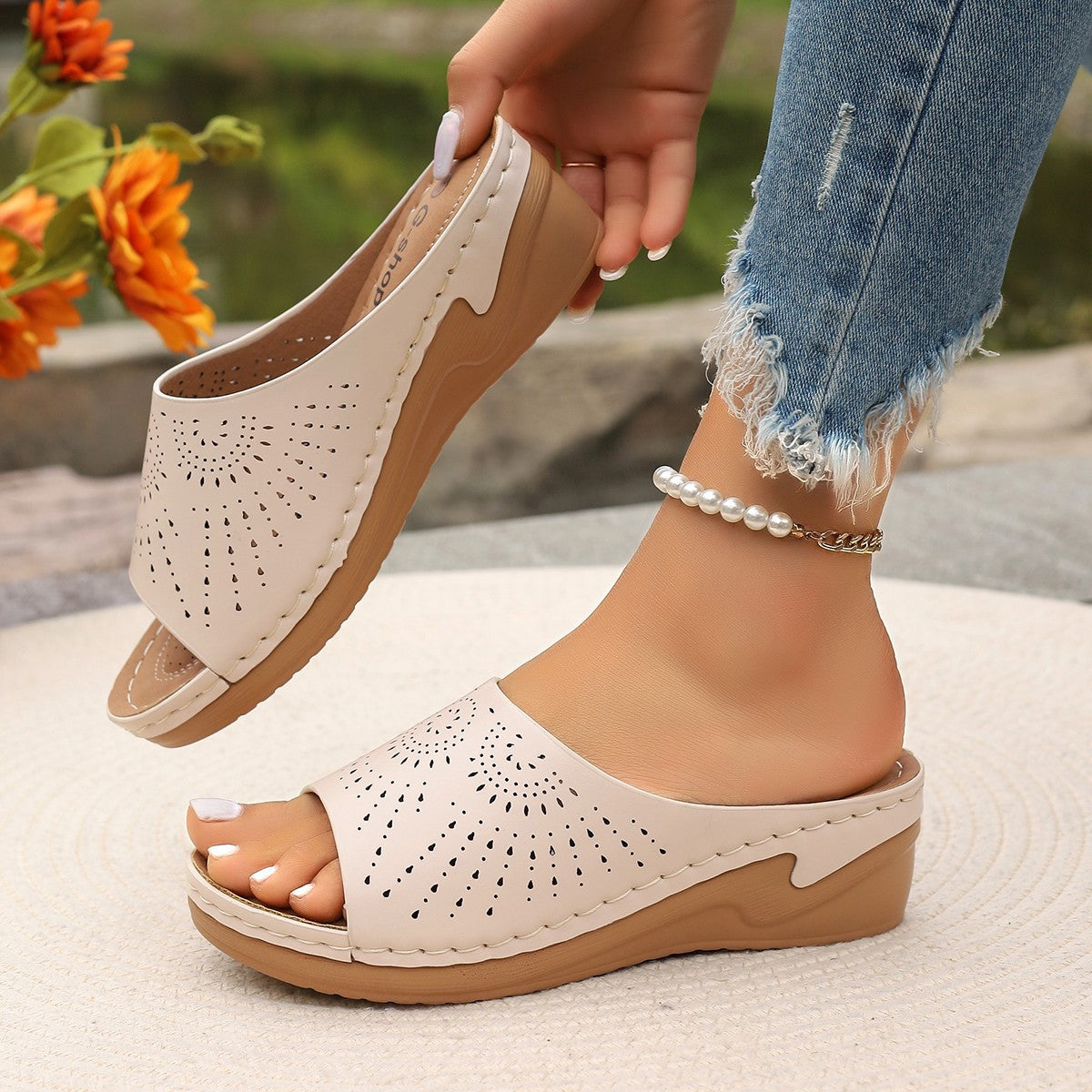 Ladies Wedge Slippers with Breathable Design Ivyshape