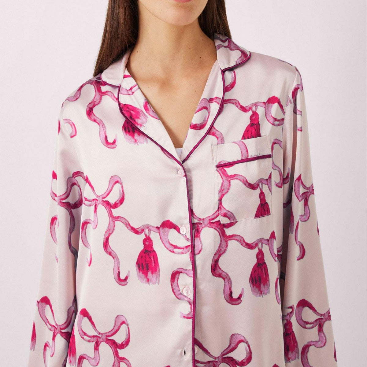 Women elegant pyjama set with ruffle details Ivyshape