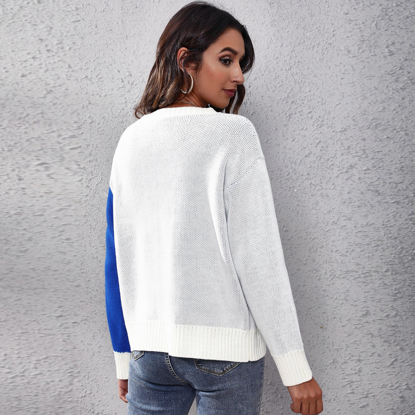 Ladies Fashionable Knit Sweater with Floral Pattern and Casual Cut Ivyshape