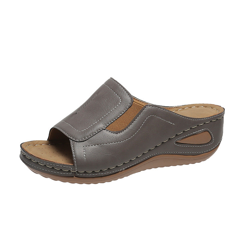Women's Comfortable Clogs with Ergonomic Footbed and Fashionable Cut-Outs Ivyshape