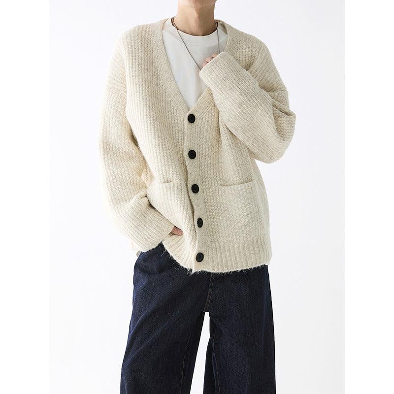 Men's chunky knit cardigan with practical pockets and stylish design Ivyshape
