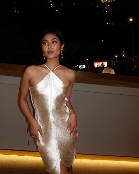 Ladies Elegant Party Dress with Alluring Slit and Gold Accents Ivyshape