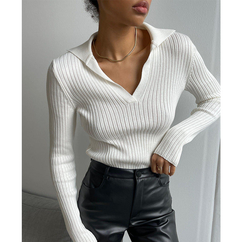 Women Elegant, ribbed sweater with deep V-neck Ivyshape