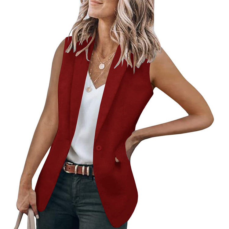 Women's sleeveless blazer jacket with pockets and modern cut Ivyshape