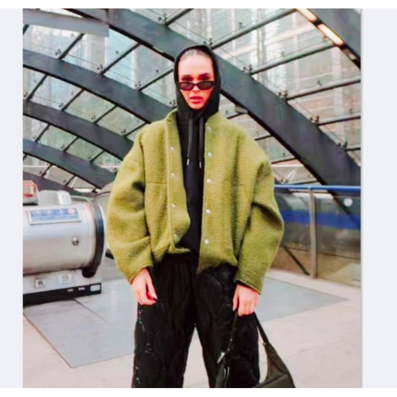 Women's Oversize Softshell Jacket with Large Collar and Practical Pockets Ivyshape