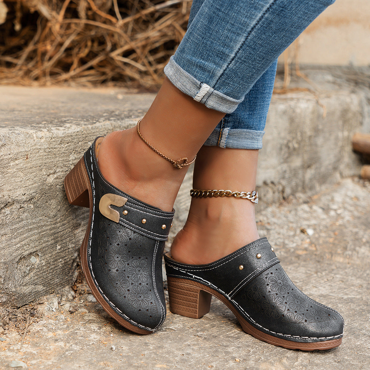 Women's slides with floral cut-outs and elegant heel Ivyshape