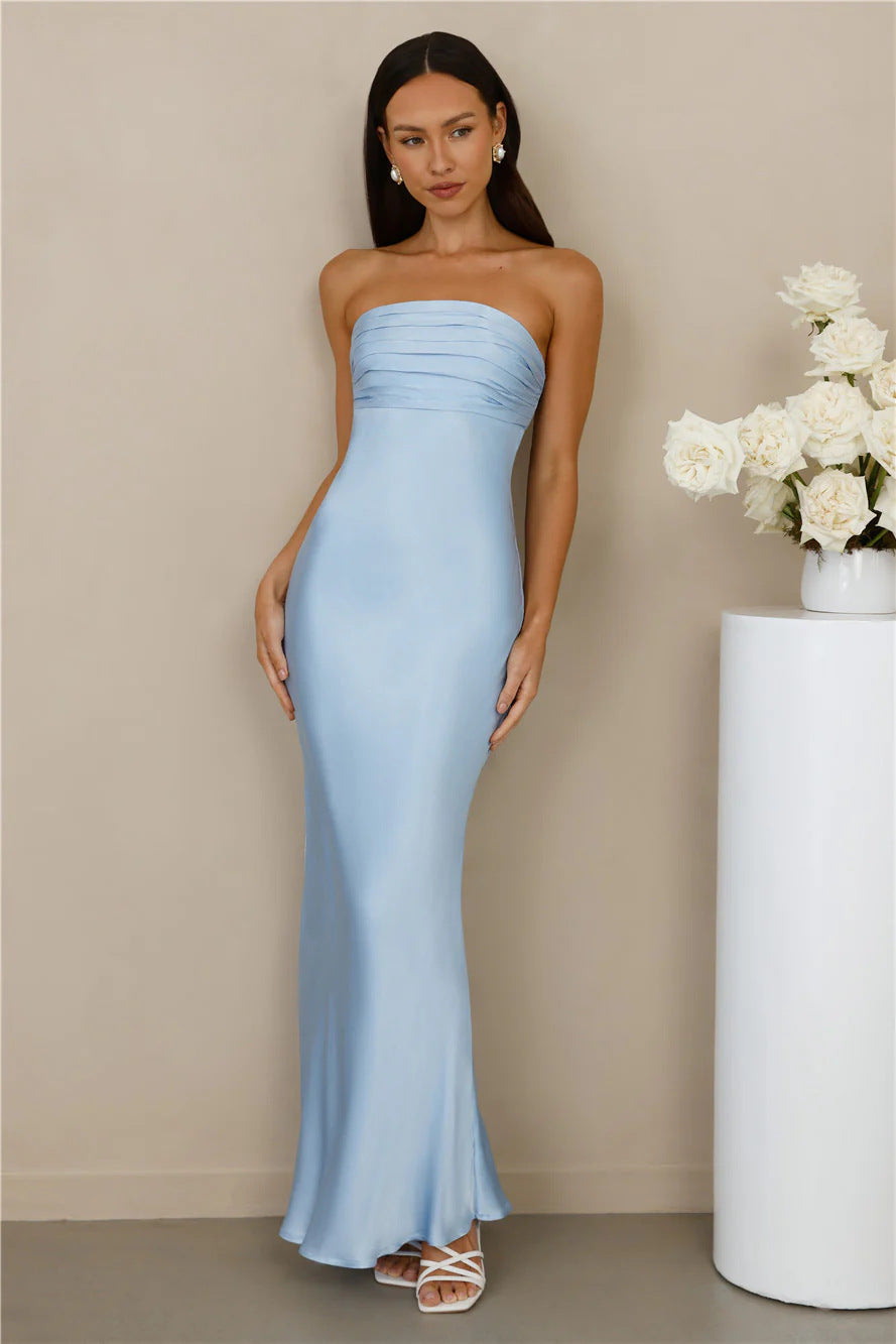 Women Elegant Strapless Maxi Dress with Shimmering Satin and Figure-Hugging Cut Ivyshape